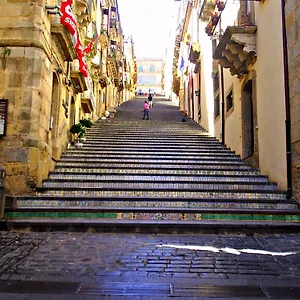 Pensjonat Palazzo Aprile, Caltagirone
